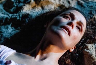 Crítica | Em 'Se Eu Tivesse Pernas, Eu Te Chutaria', Mary Bronstein traduz a agonia maternal para o cinema