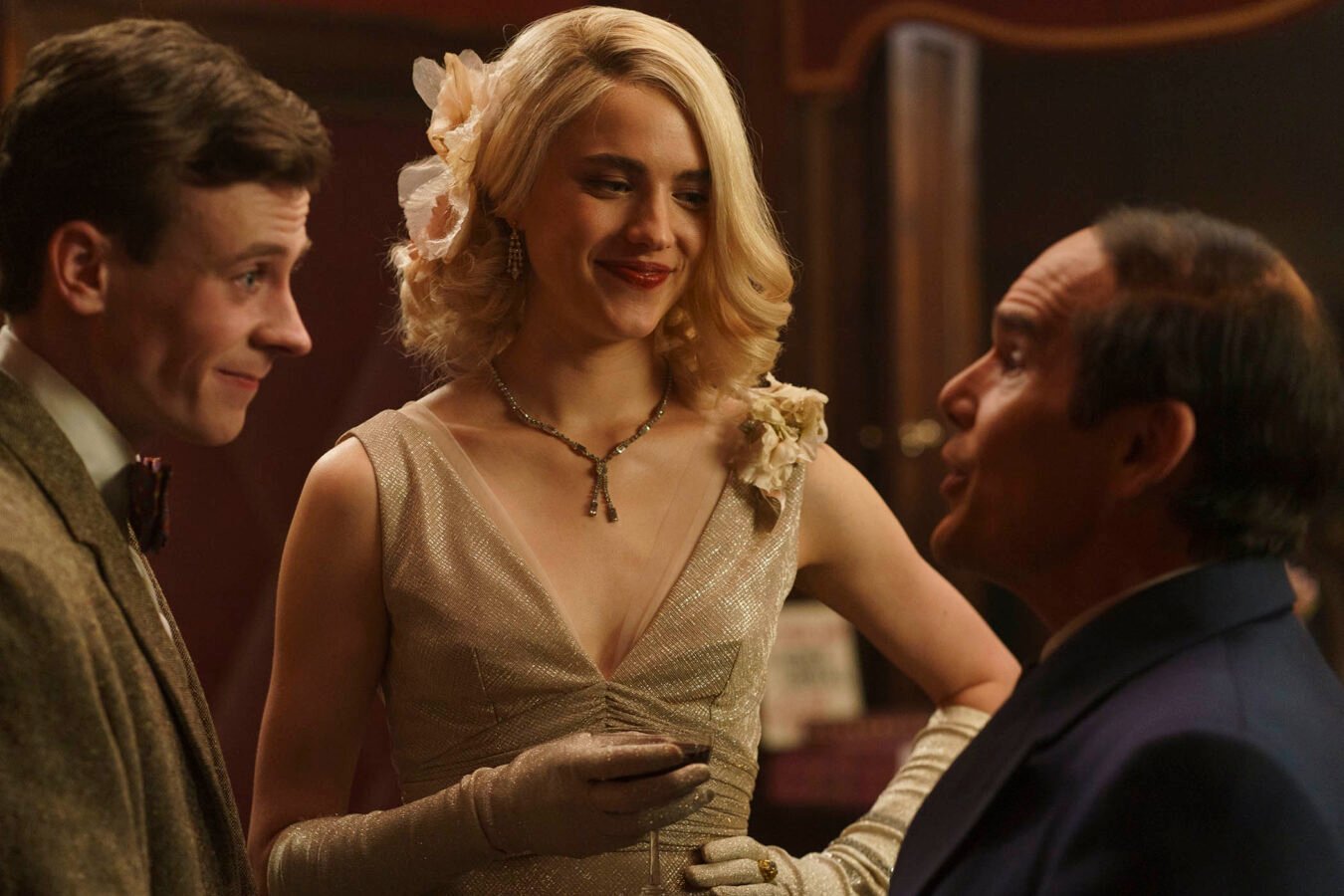 Crítica | Blue Moon e a melancolia de quem nunca sai do balcão