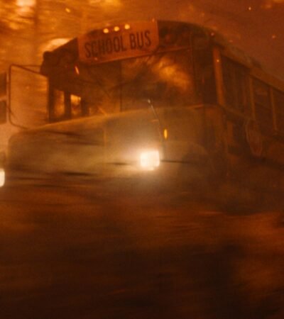 Crítica | O Ônibus Perdido: quando o heroísmo cotidiano enfrenta o espetáculo da catástrofe