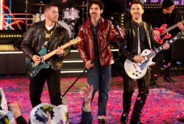 Jonas Brothers | Trio anuncia show em São Paulo com a turnê 'Greetings from Your Hometown'