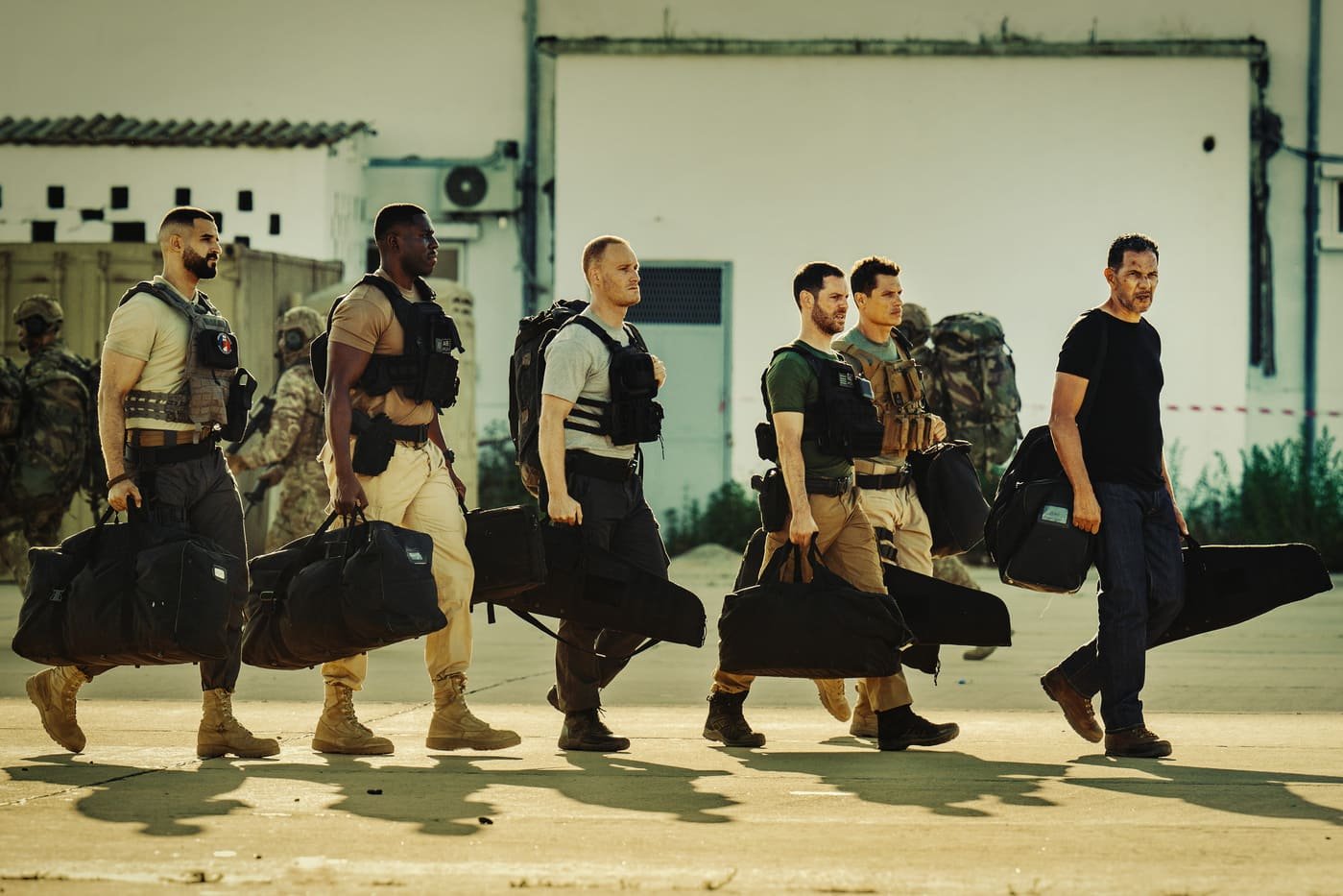 13 Dias 13 Noites chega aos cinemas brasileiros