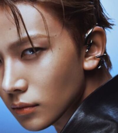 Heeseung, ex-membro do Enhypen, um jovem homem coreano posa para foto.