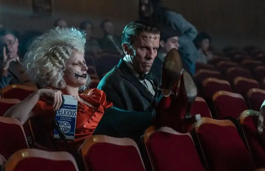 Crítica | 'A Noiva!' costura uma monstruosa relação shakespeariana com tiros, sangue e filmes