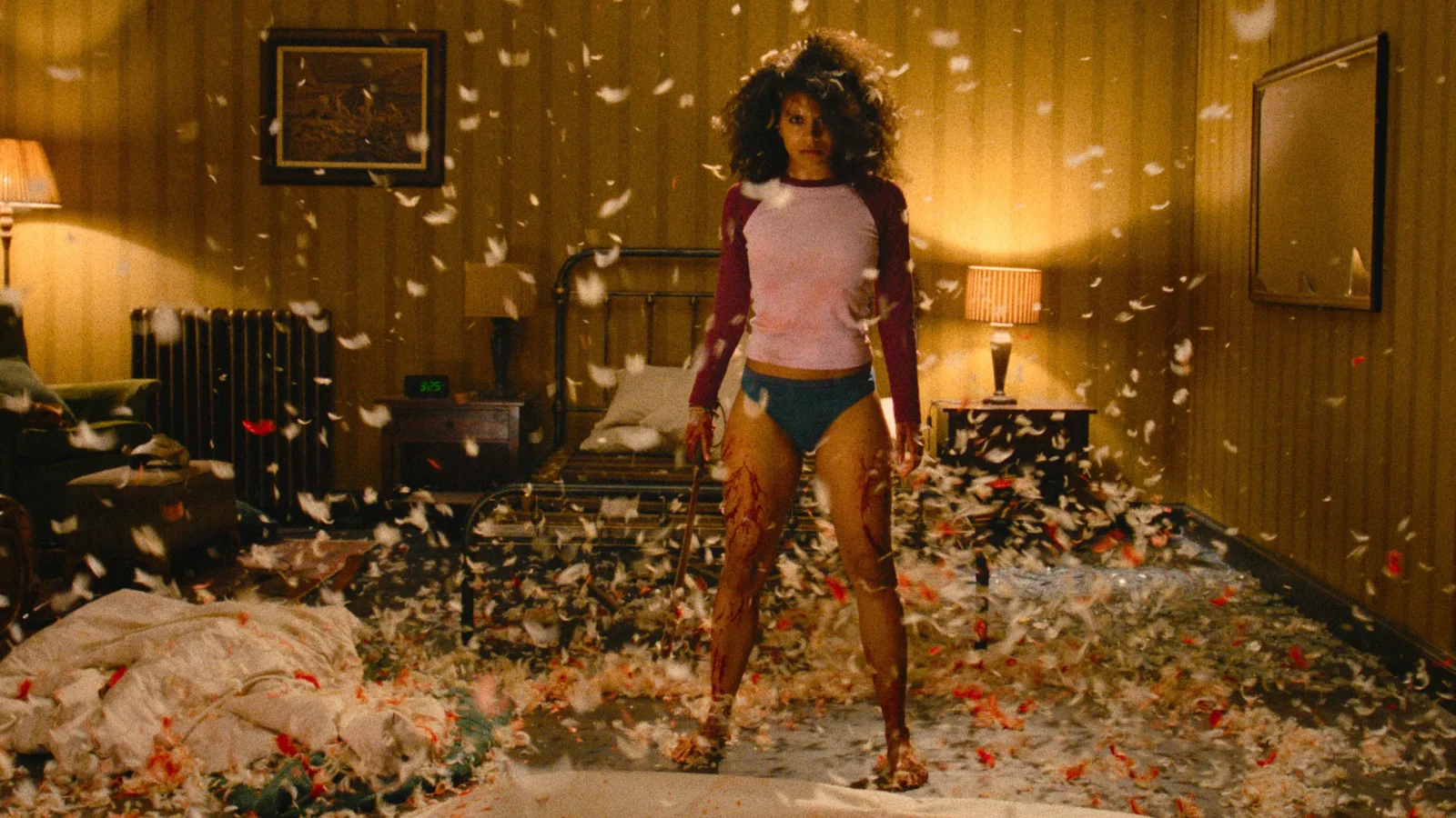 Crítica | 'Eles Vão Te Matar' é um caldeirão influências com sangue e o carisma de Zazie Beetz