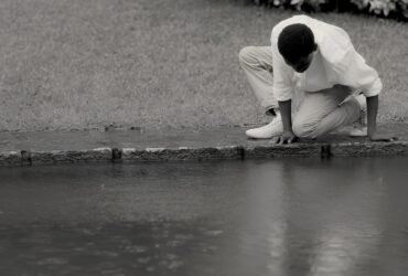 Crítica | Narciso: identidade, fantasia e a armadilha do ver sem olhar