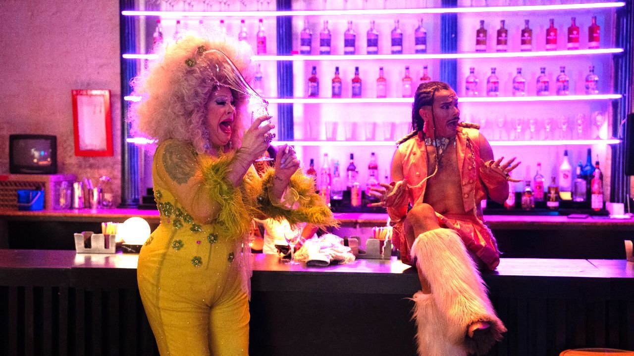 Crítica | Queens Of The Dead: talvez zumbis sejam figuras queer