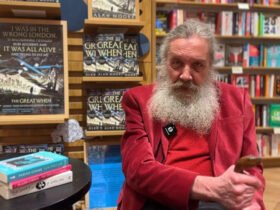 'Quadrinhos abandonaram a classe trabalhadora', dispara Alan Moore em entrevista