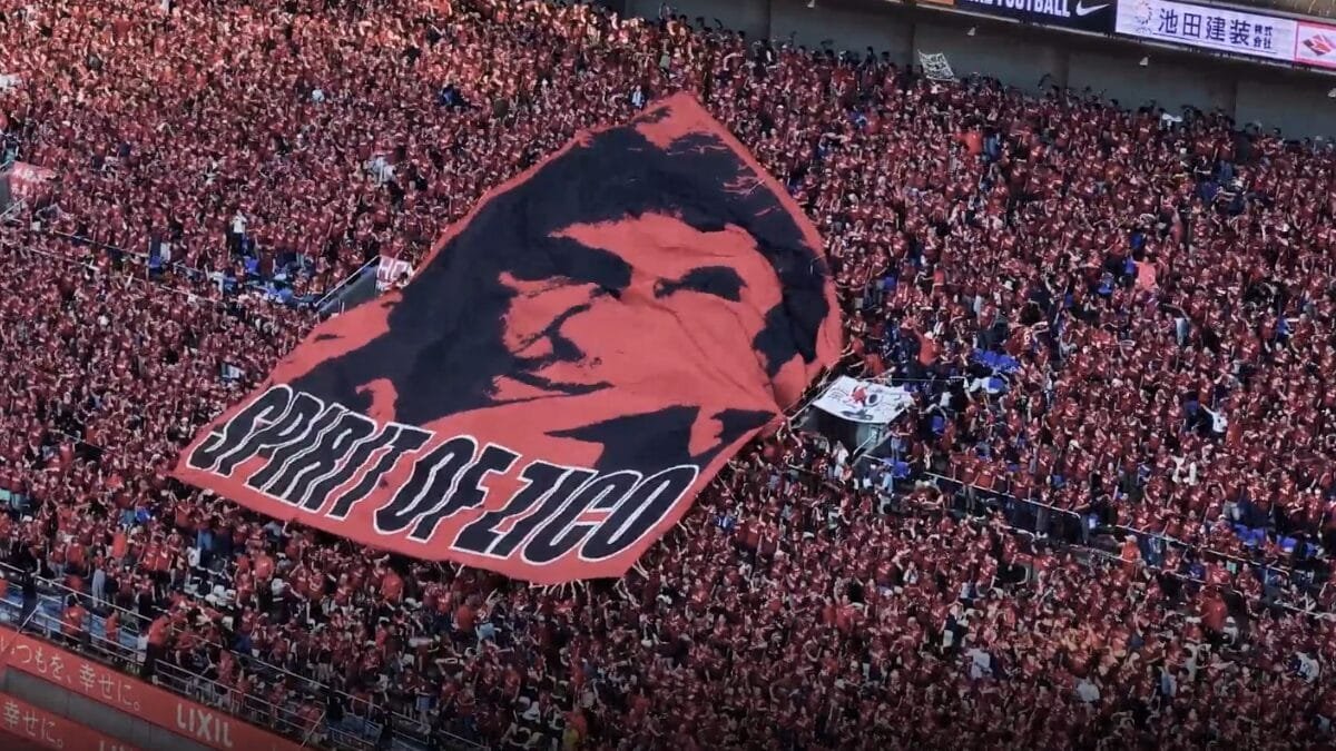 Crítica | Em 'Zico, o Samurai de Quintino' os melhores momentos acontecem fora do campo de batalha