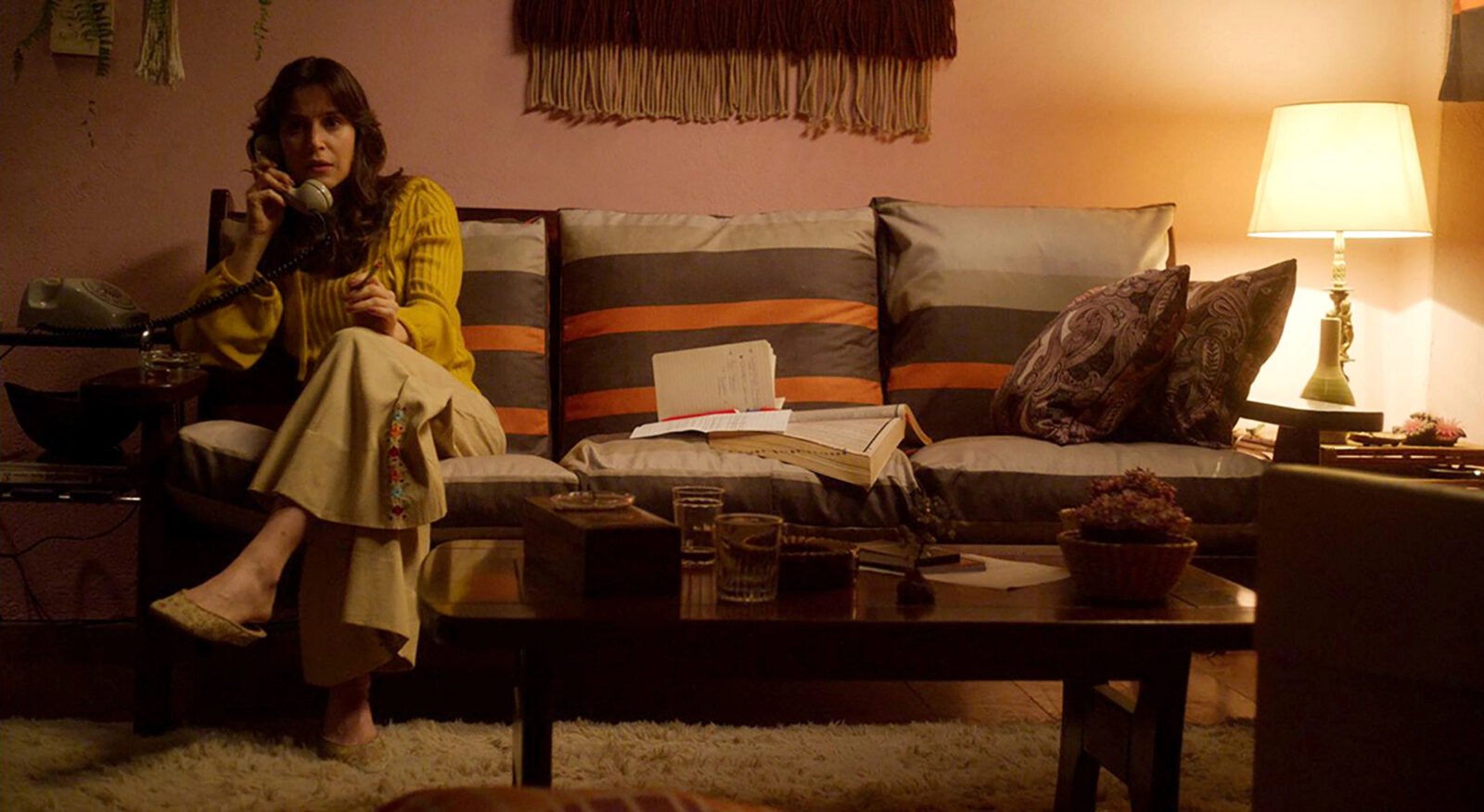 Crítica | A Conspiração Condor usa o jornalismo como performance e a paranoia como caricatura