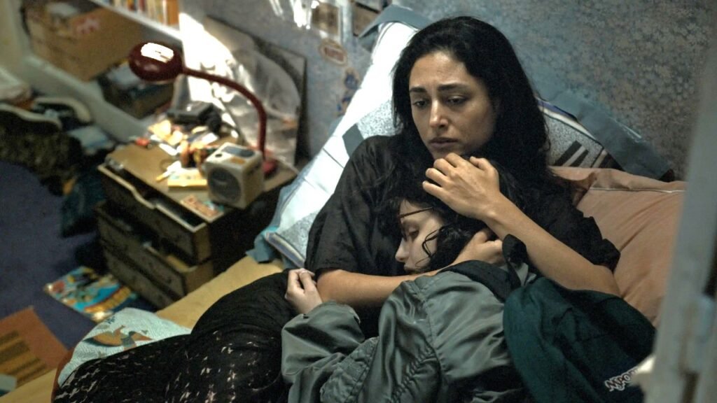 Crítica | Em 'Alpha', Julia Ducournau esculpe corpos mortos de pessoas desesperadas por viver