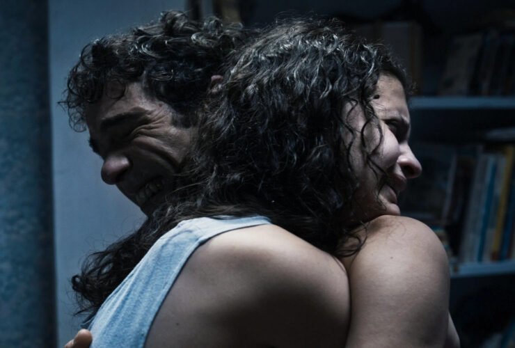 Crítica | Em 'Alpha', Julia Ducournau esculpe corpos mortos de pessoas desesperadas por viver