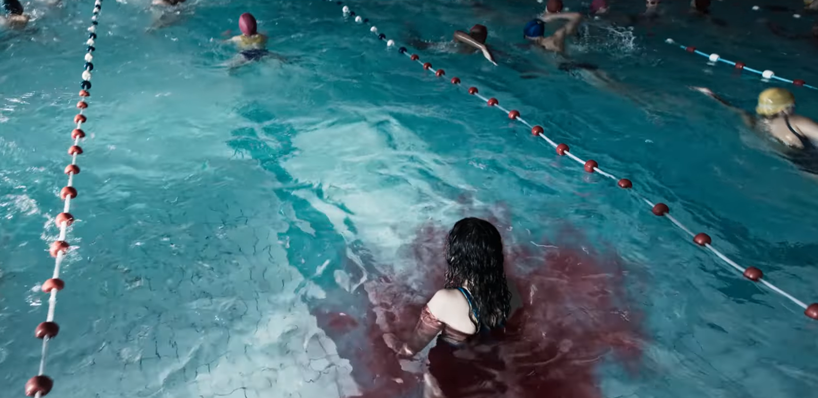 Crítica | Em 'Alpha', Julia Ducournau esculpe corpos mortos de pessoas desesperadas por viver