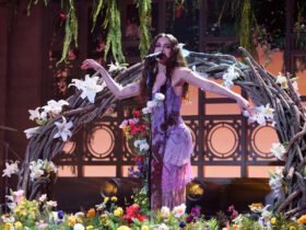 Anitta se torna a 1ª artista brasileira solo a se apresentar no SNL; assista!