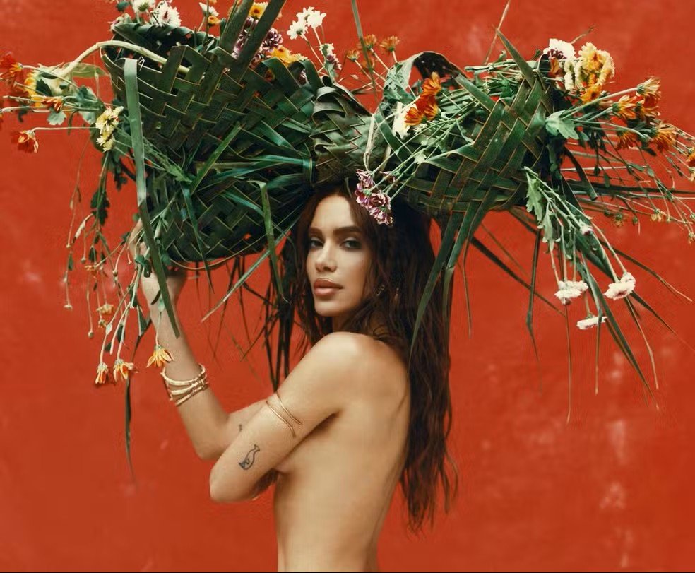 Anitta em imagens de 'Equilibrivm'