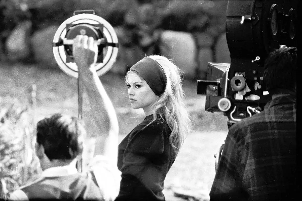 Crítica | Bardot e o medo de encarar o próprio mito