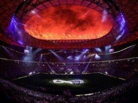 Copa de 2026 terá show no intervalo da final com curadoria do Chris Martin, vocalista do Coldplay