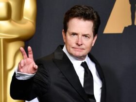 Michael J. Fox ironiza CNN após site publicar obituário por engano