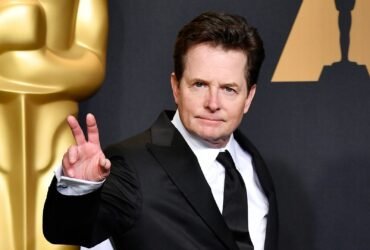 Michael J. Fox ironiza CNN após site publicar obituário por engano