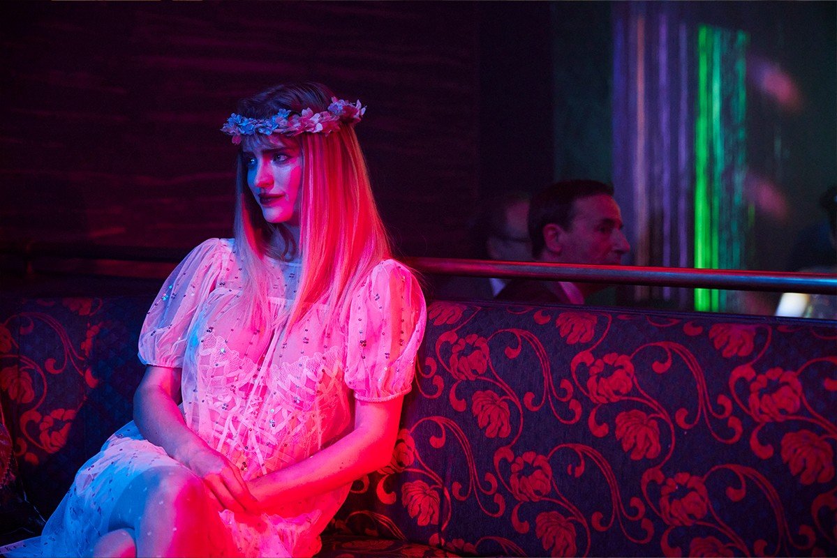 Crítica | 'Diva Futura' é um ensaio sobre a indústria do desejo e seus fantasmas