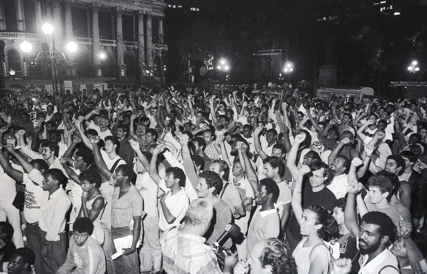 Crítica | 'Alma Negra - Do Quilombo ao Baile' revisita os bailes black como espaços de resistência e afeto