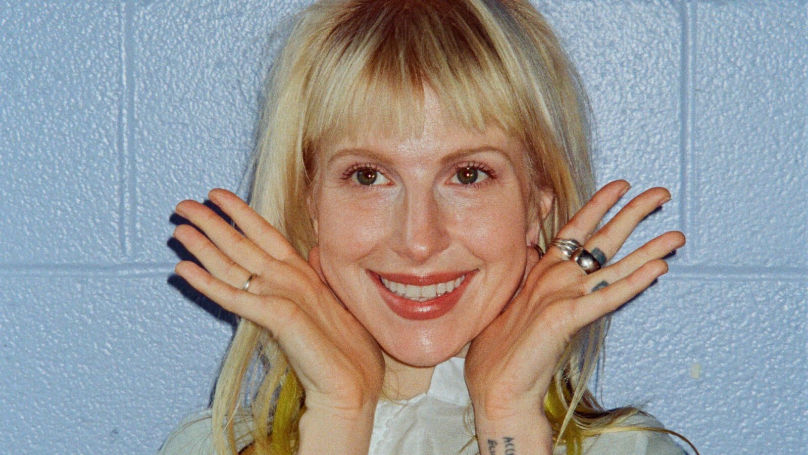 Hayley Williams esgota show em SP e abre data extra