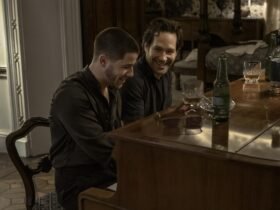 Crítica | O verdadeiro romance de 'Hit Para Dois' acontece dentro de uma canção
