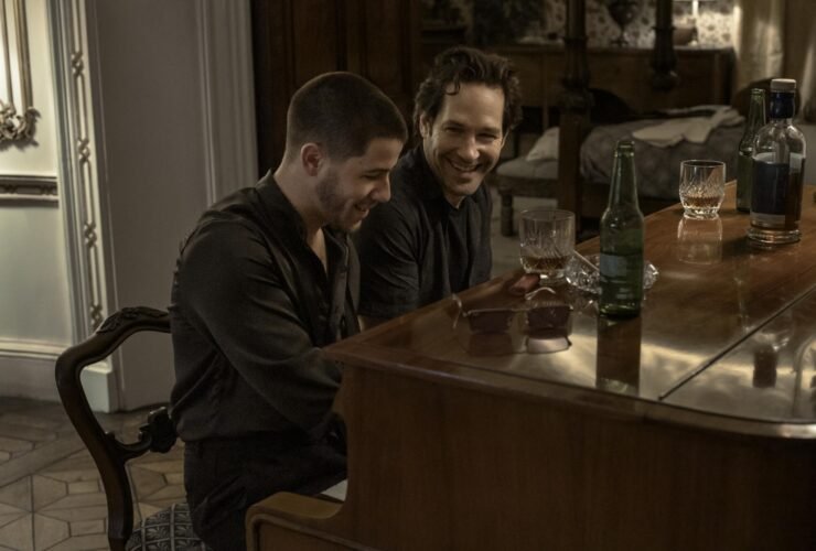 Crítica | O verdadeiro romance de 'Hit Para Dois' acontece dentro de uma canção