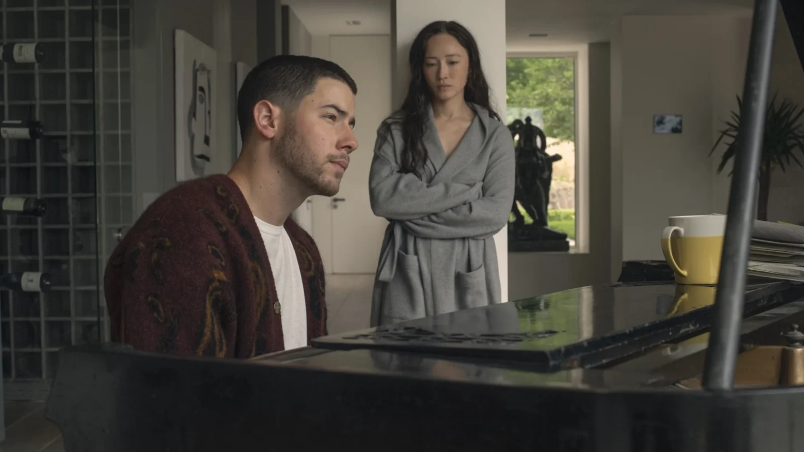 Crítica | O verdadeiro romance de 'Hit Para Dois' acontece dentro de uma canção