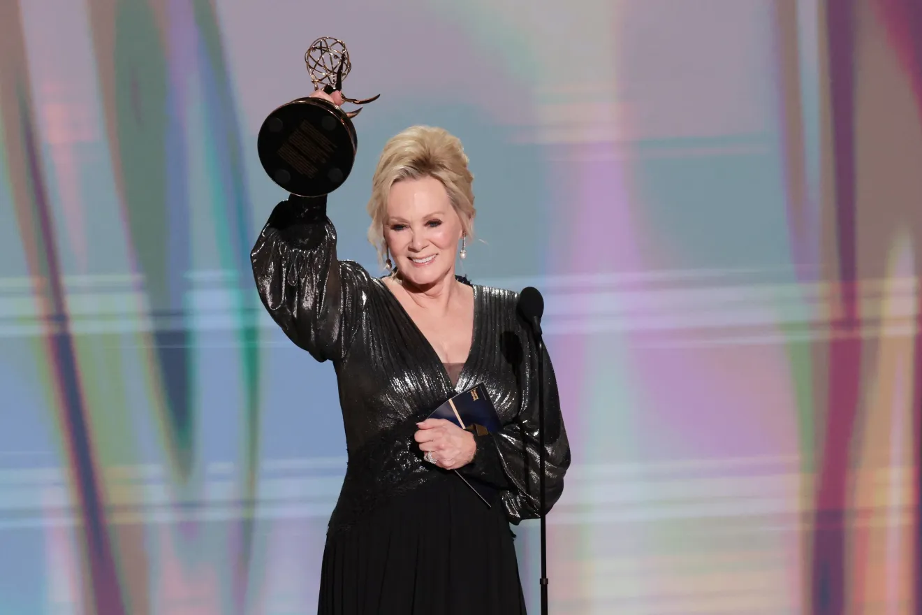 Jean Smart sendo premiada