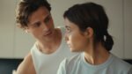 Carmen Kassovitz e Baptiste Masseline em cena de Campus Drivers