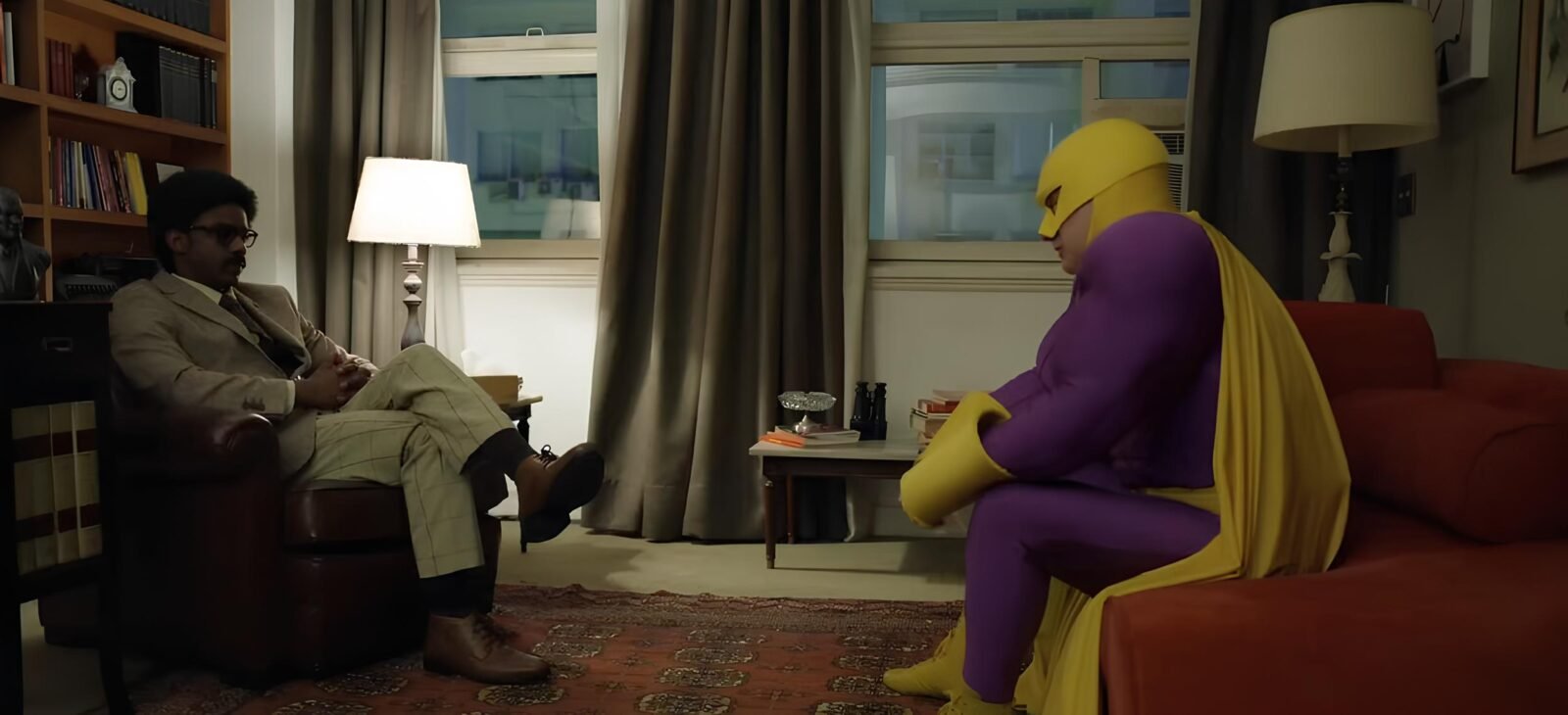 Crítica | No divã com 'Overman': a fragilidade por trás da fantasia de homem invencível